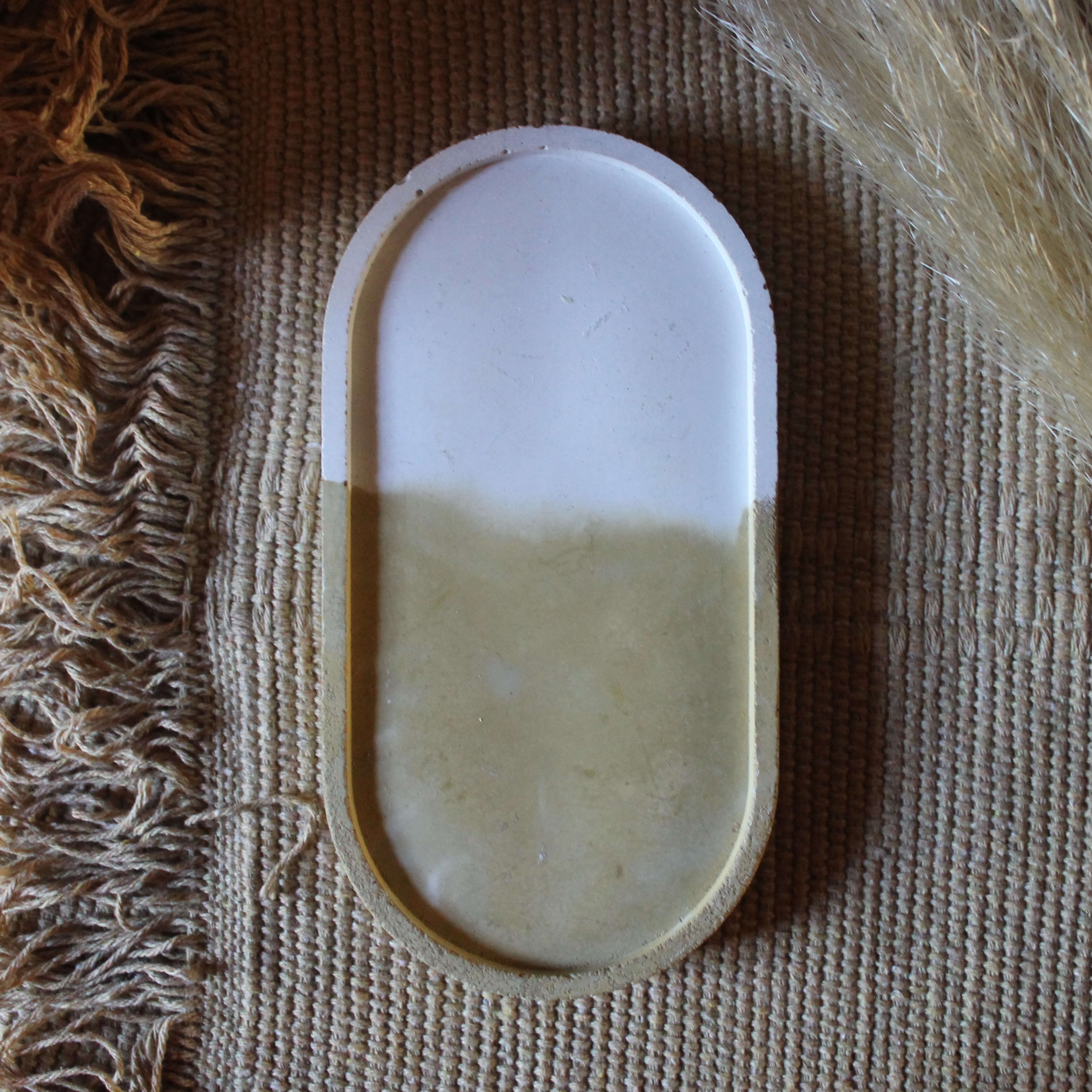 Support ovale en résine – Image 5