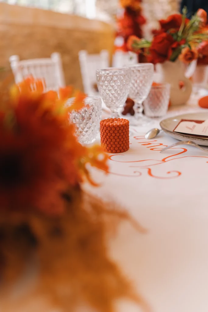 Bougie rouge table mariage