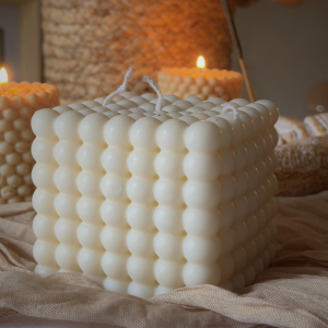 AISÉ · BOUGIE DÉCORATIVE PARFUMÉE